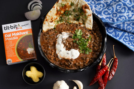 DAL MAKHANI WITH TANDOORI ROTI